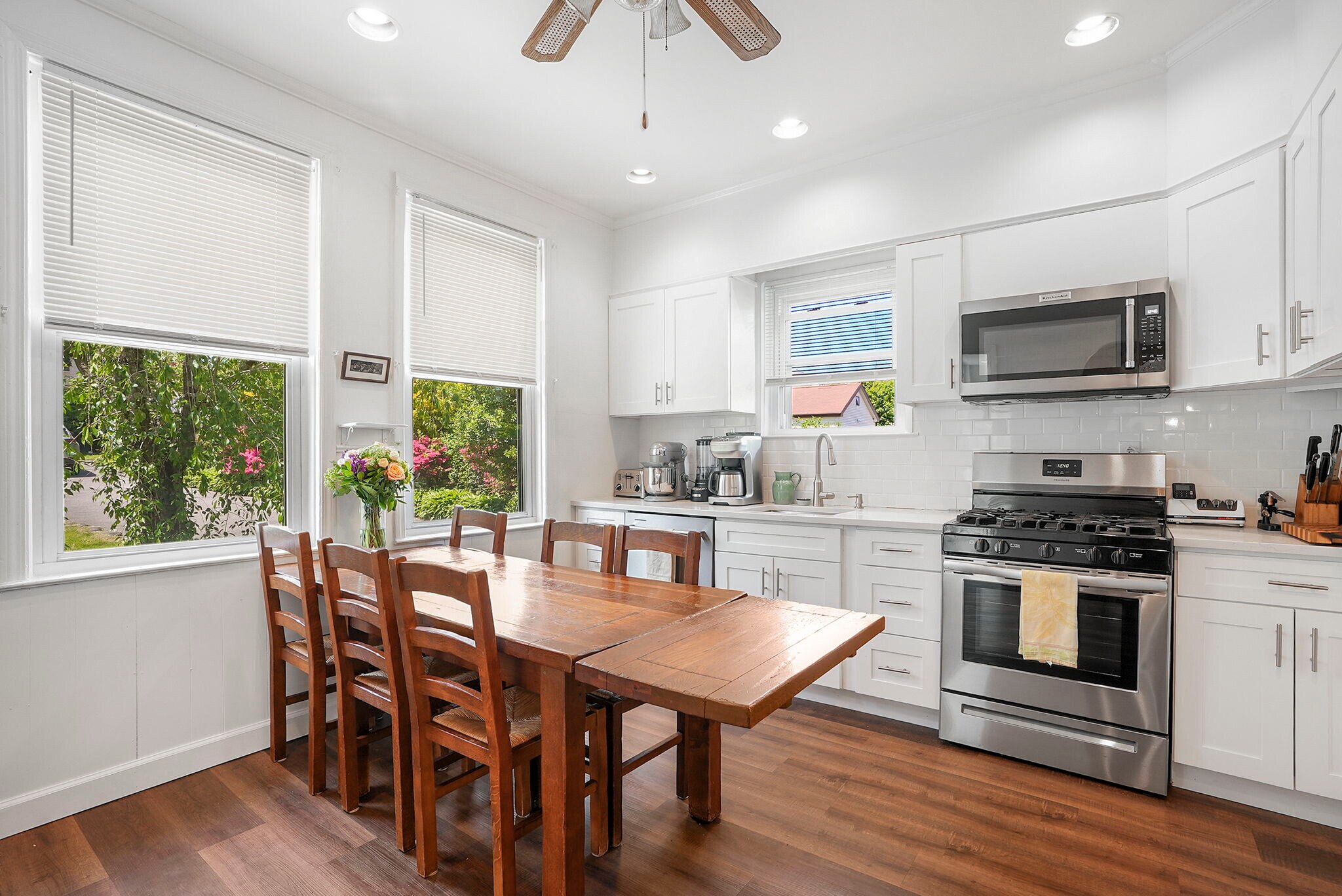 Eat-in-Kitchen - 134 Old Mamaroneck Rd