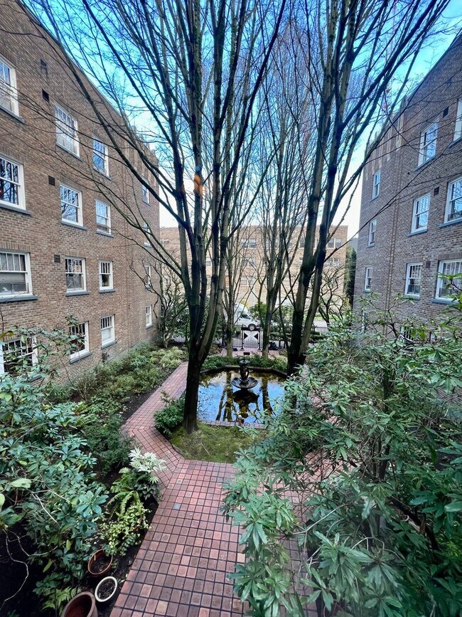 Building Photo - Garden Court Condominium - Capitol Hill