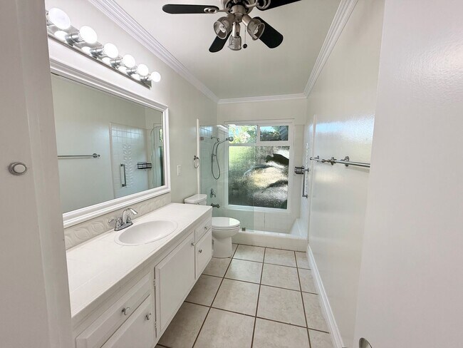 Building Photo - $1000 OFF FIRST MONTH! Gorgeous 2 Bedroom ...