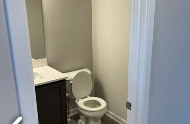 Building Photo - Spacious 3BR 2.5ba house in Waukee, available NOW!