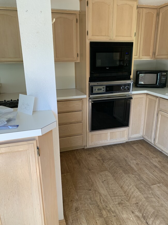 Open area kitchen - 15501 Spanaway Loop Rd S