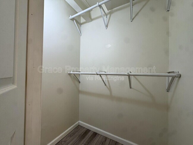 Building Photo - 310 S 2nd Ave