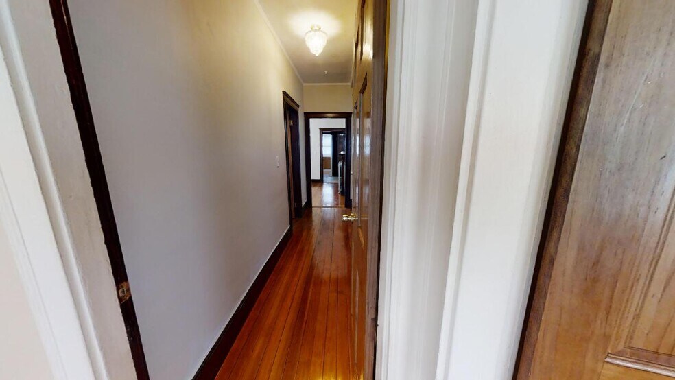 Building Photo - 33 Bellingham St