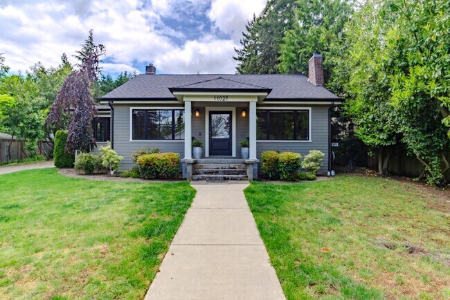 Primary Photo - 4Bd/2.75Ba Seattle House