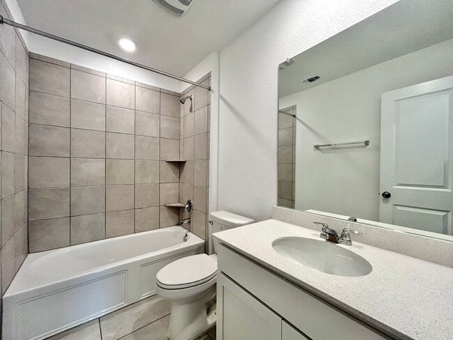 Building Photo - 10412 Premier Park St