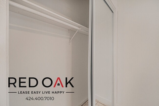 Building Photo - 7404 S Figueroa St