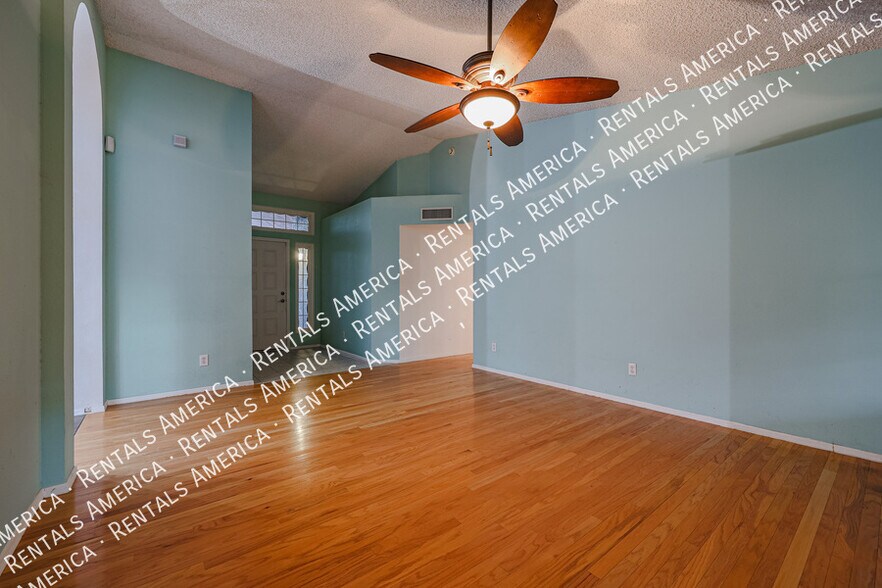 Building Photo - 324 S Rita Ln