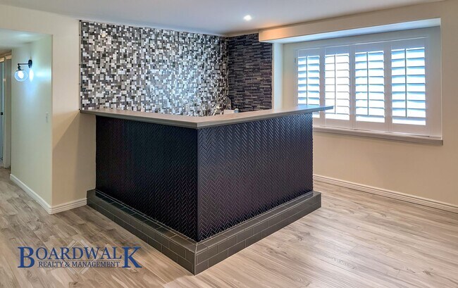 Building Photo - Modern Living Meets Mountain Lifestyle in Sandy