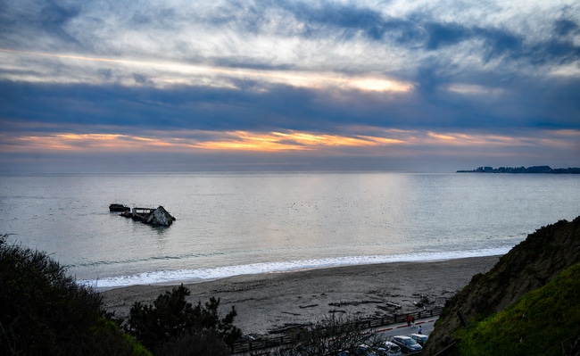 Building Photo - Spacious and Bright 3BR 2BA Seacliff Home - Close to the Beach!