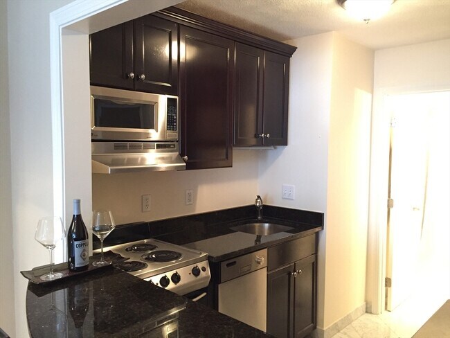 Building Photo - 185 Beacon St