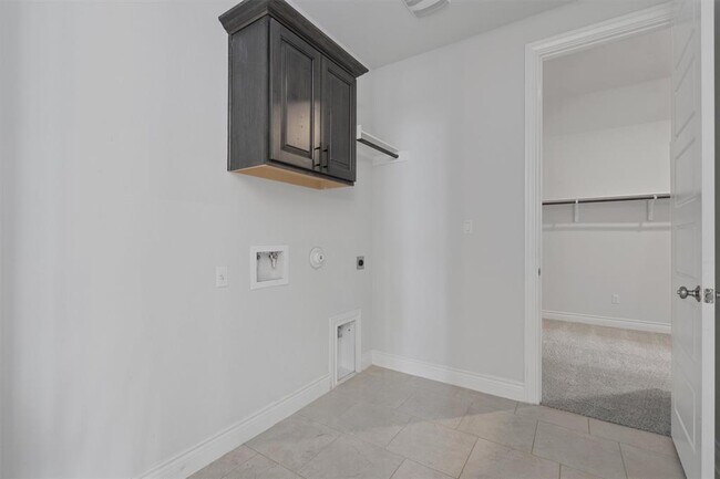 Building Photo - 2260 Nates Pl