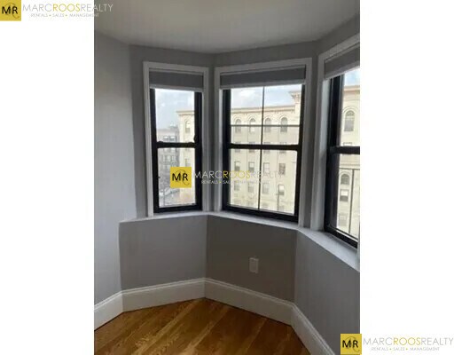 Building Photo - 806 Tremont St