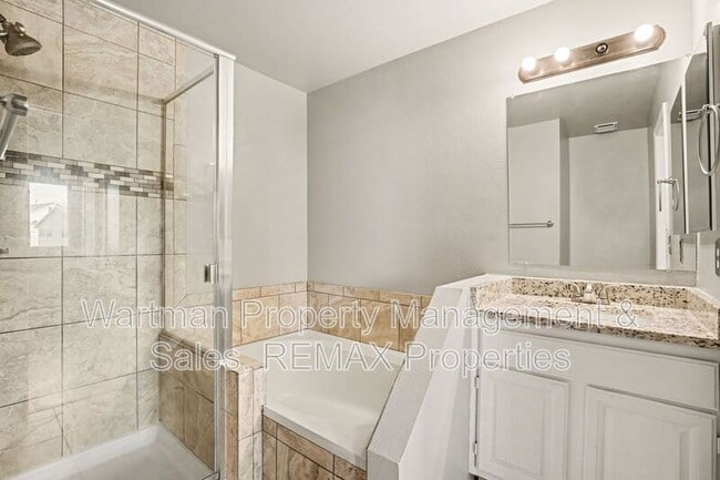 Building Photo - 9165 Bellcove Cir