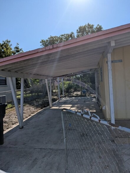 Building Photo - 4180 NW 11th Ave