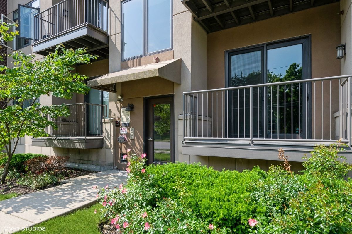 Building Photo - 500 N Northwest Hwy