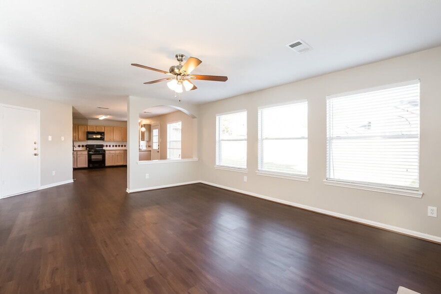 Building Photo - 4723 Pleasant Trail