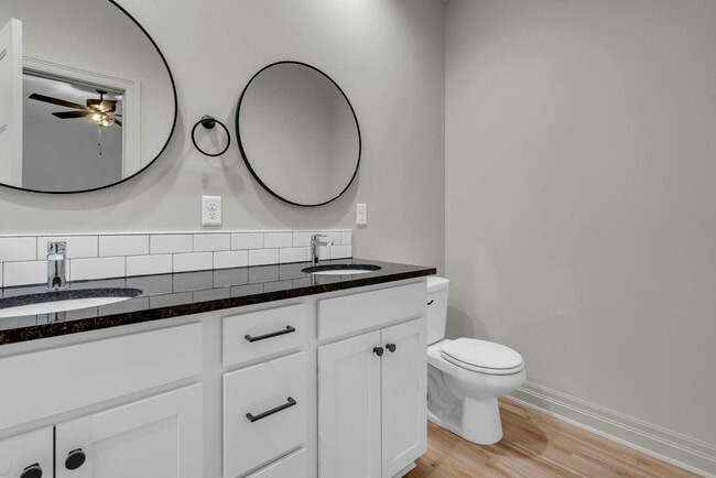 Building Photo - 1932 E Village Estates Ct