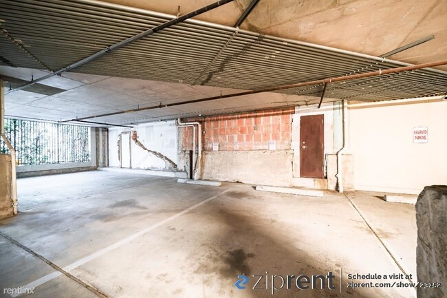 Building Photo - 1 br, 1.5 bath Condo - 2205 McKinney Stree...