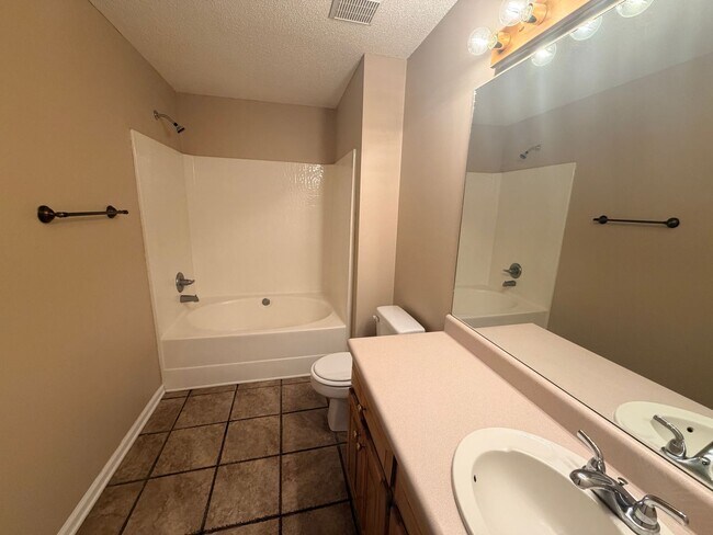 Building Photo - 3BD/2B in Valdosta, GA Close to Moody Air Force Base
