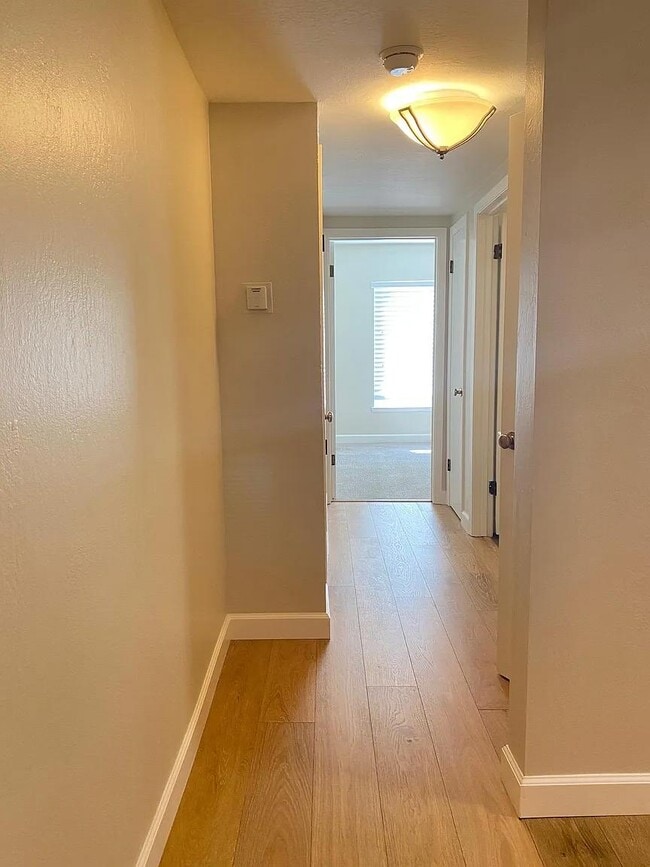 Building Photo - 1491 Chestnut St