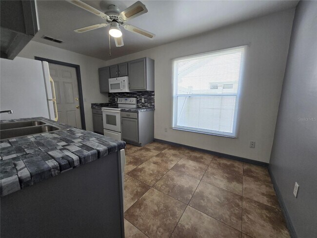 Building Photo - 4674 Prairie Point Blvd