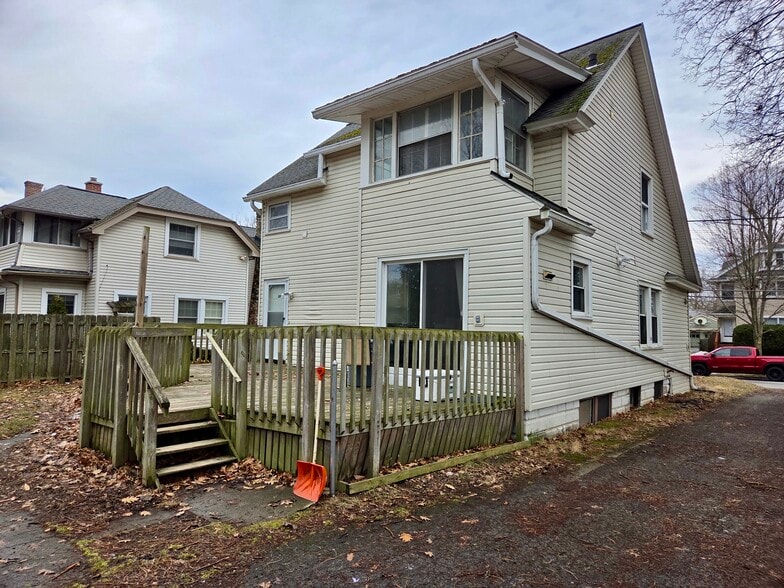 Building Photo - 64 Tryon Park