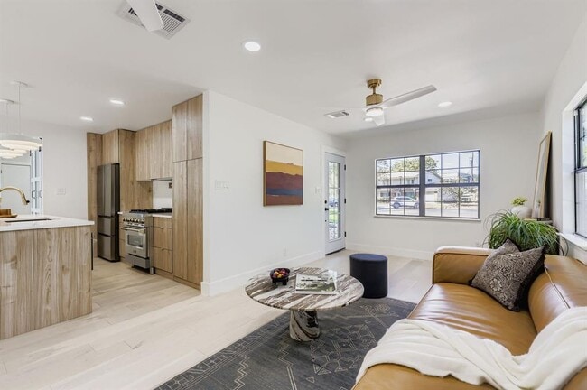 Building Photo - 2014 Hardy Cir