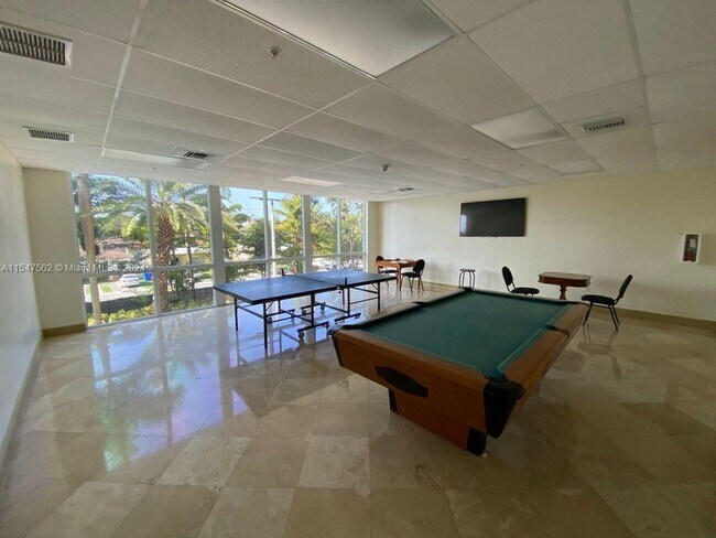 Building Photo - 3500 Coral Wy