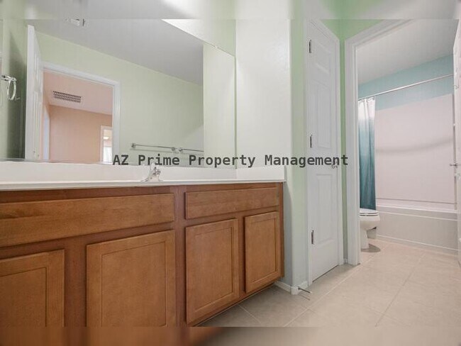 Building Photo - 218 N 109th Dr