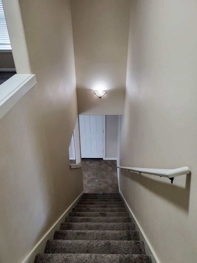 Building Photo - COLTON3607-3617