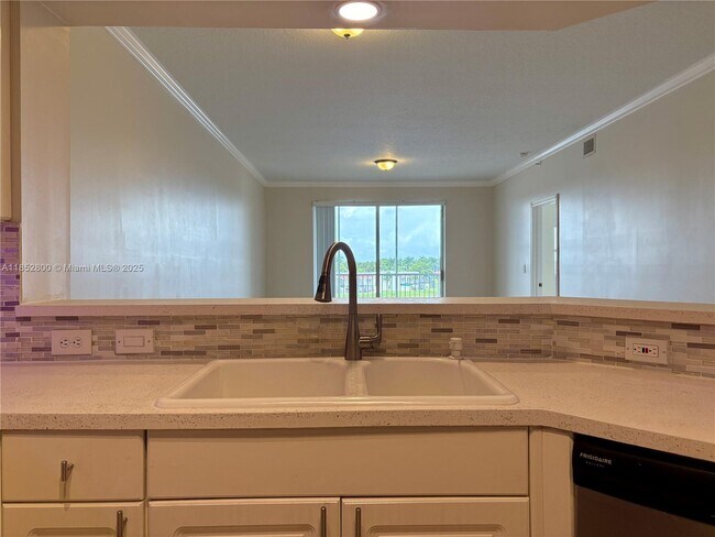 Building Photo - 10730 NW 66th St