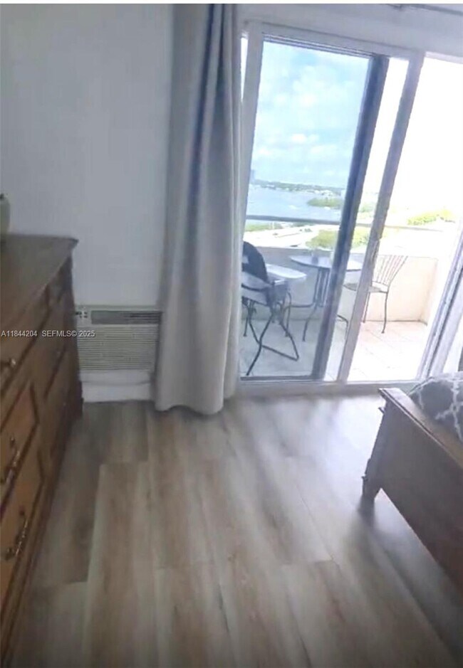 Building Photo - 7904 West Dr