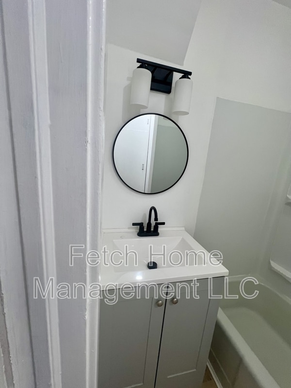 Building Photo - 312 N Reservoir St