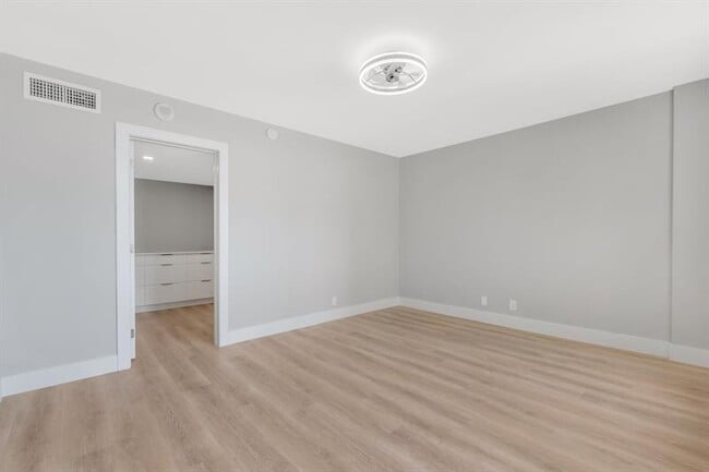 Building Photo - 750 N Ocean Blvd