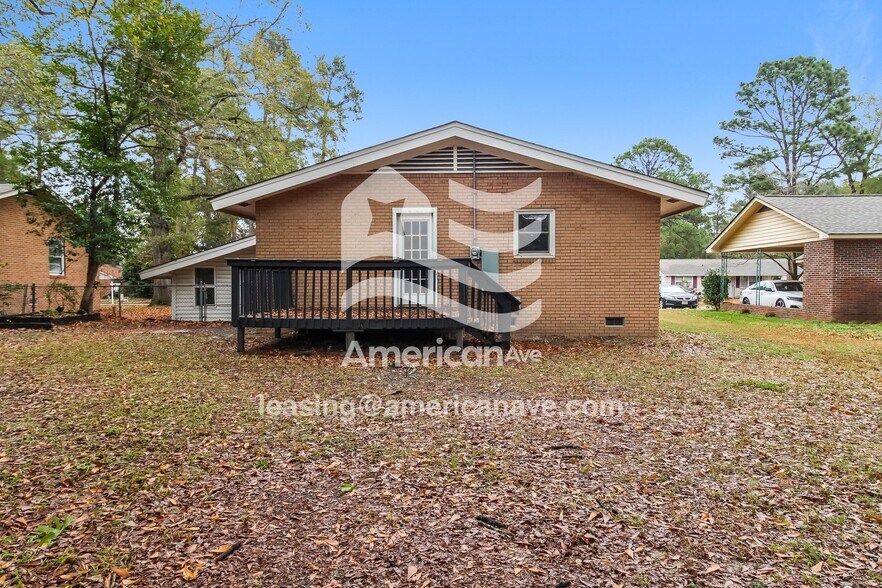 Building Photo - 2520 Stonehenge Dr