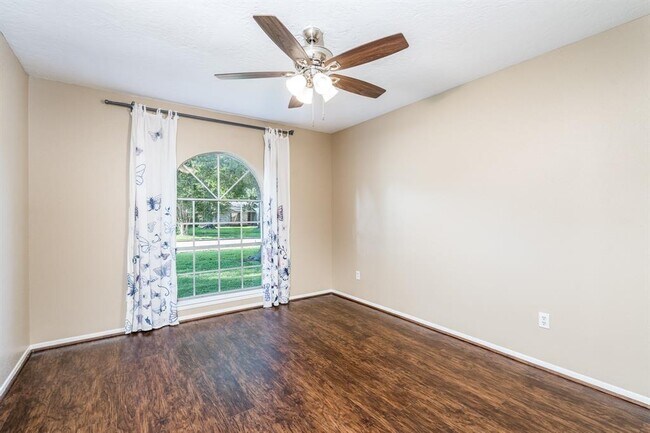 Building Photo - 9903 Cane Creek Dr