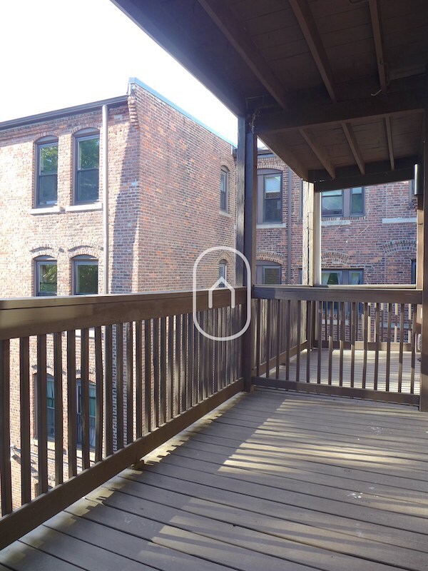Building Photo - 164 Kelton St