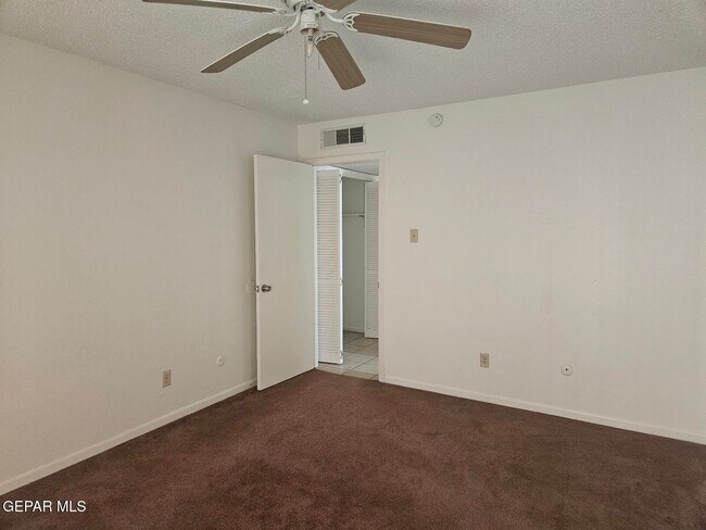 Building Photo - 6832 Escondido Dr