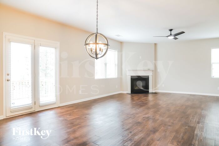 Building Photo - 104 Aviary Ln