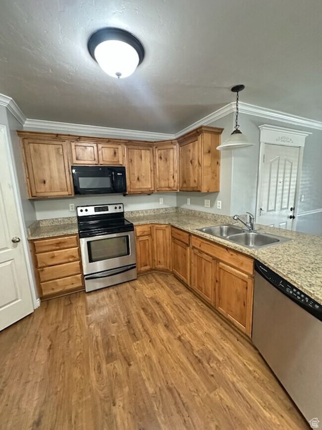 Building Photo - 574 S 2150 W