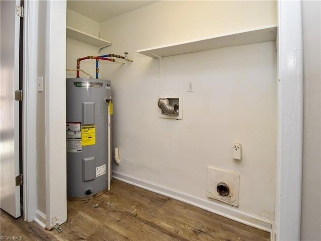 Building Photo - 1811 Saffron Pl