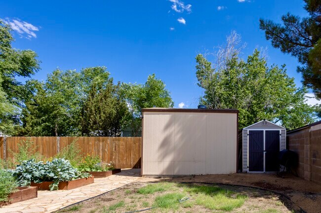 Building Photo - 7313 E Wren Dr