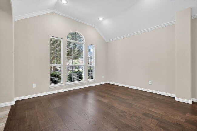 Building Photo - 4353 Mountain Crest Dr