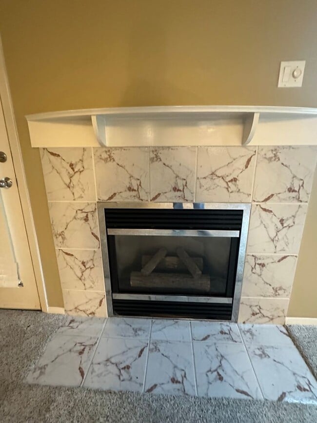 Building Photo - 2 Bedroom Quintet Condo off West Burnside ...