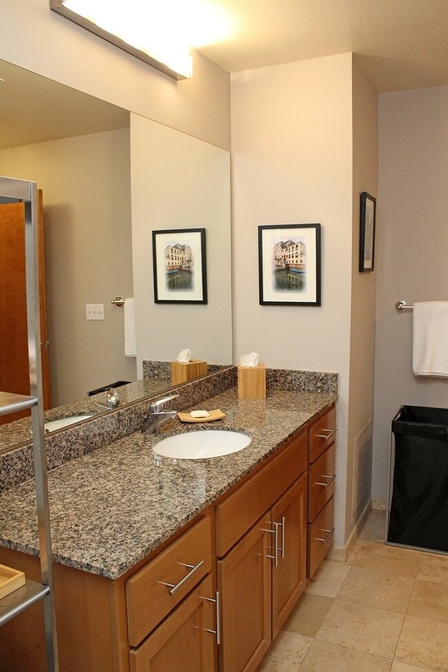 Building Photo - 2335 NW Raleigh St