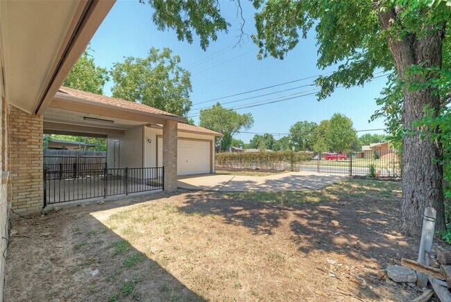 Building Photo - 104 Skyloop Dr