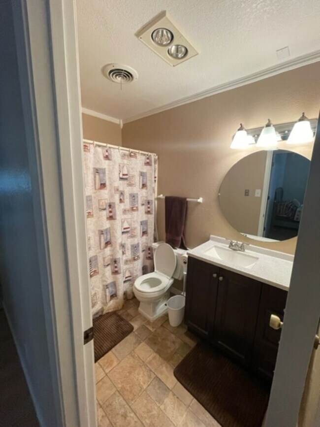 Building Photo - Nice Three Bedroom, 2 Bath home for rent.