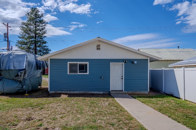 Building Photo - 308 Dakota Ave