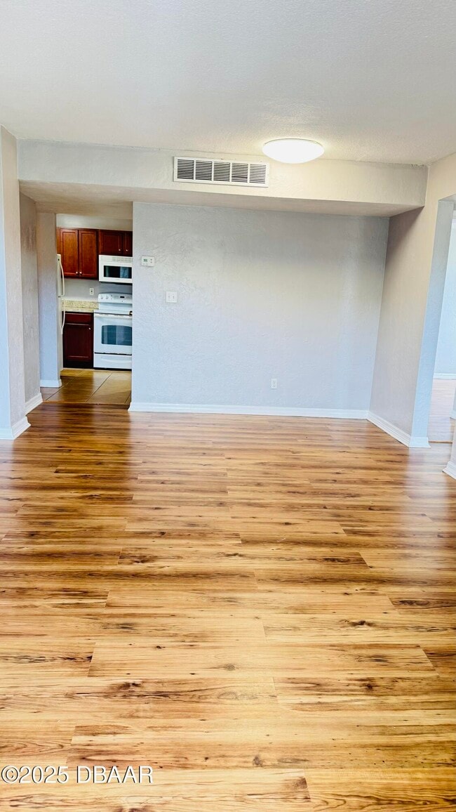 Building Photo - 732 N Halifax Ave