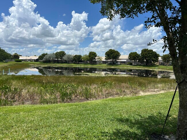 Building Photo - 10470 Pelican Dr